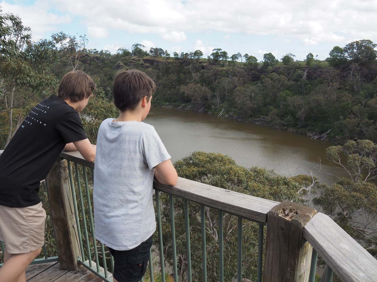 Budj bim crater rim walk 2
