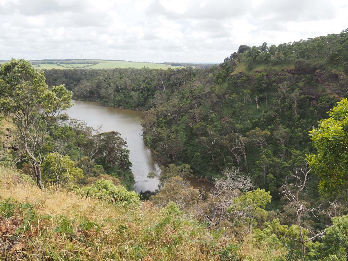 Budj bim crater rim walk 44