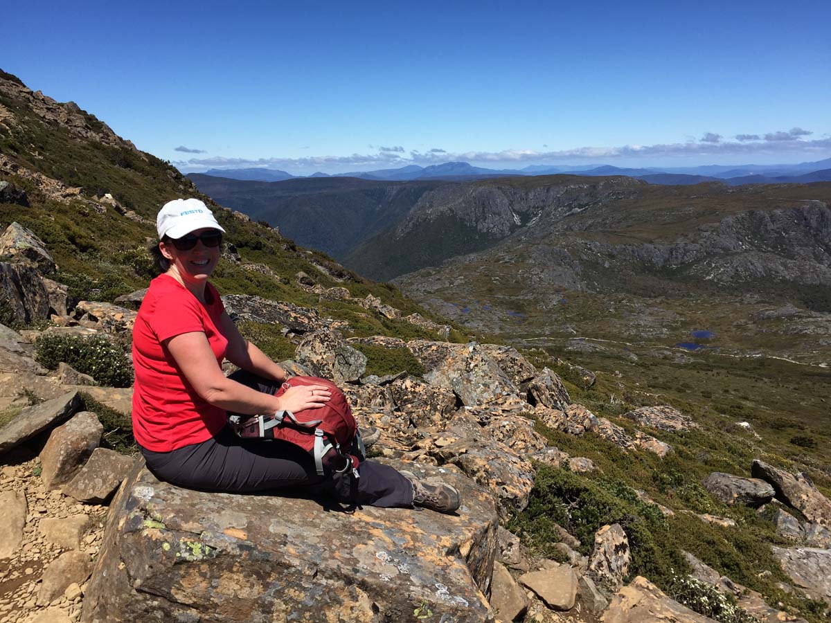 Cradle mountain lakes circuit hike 10