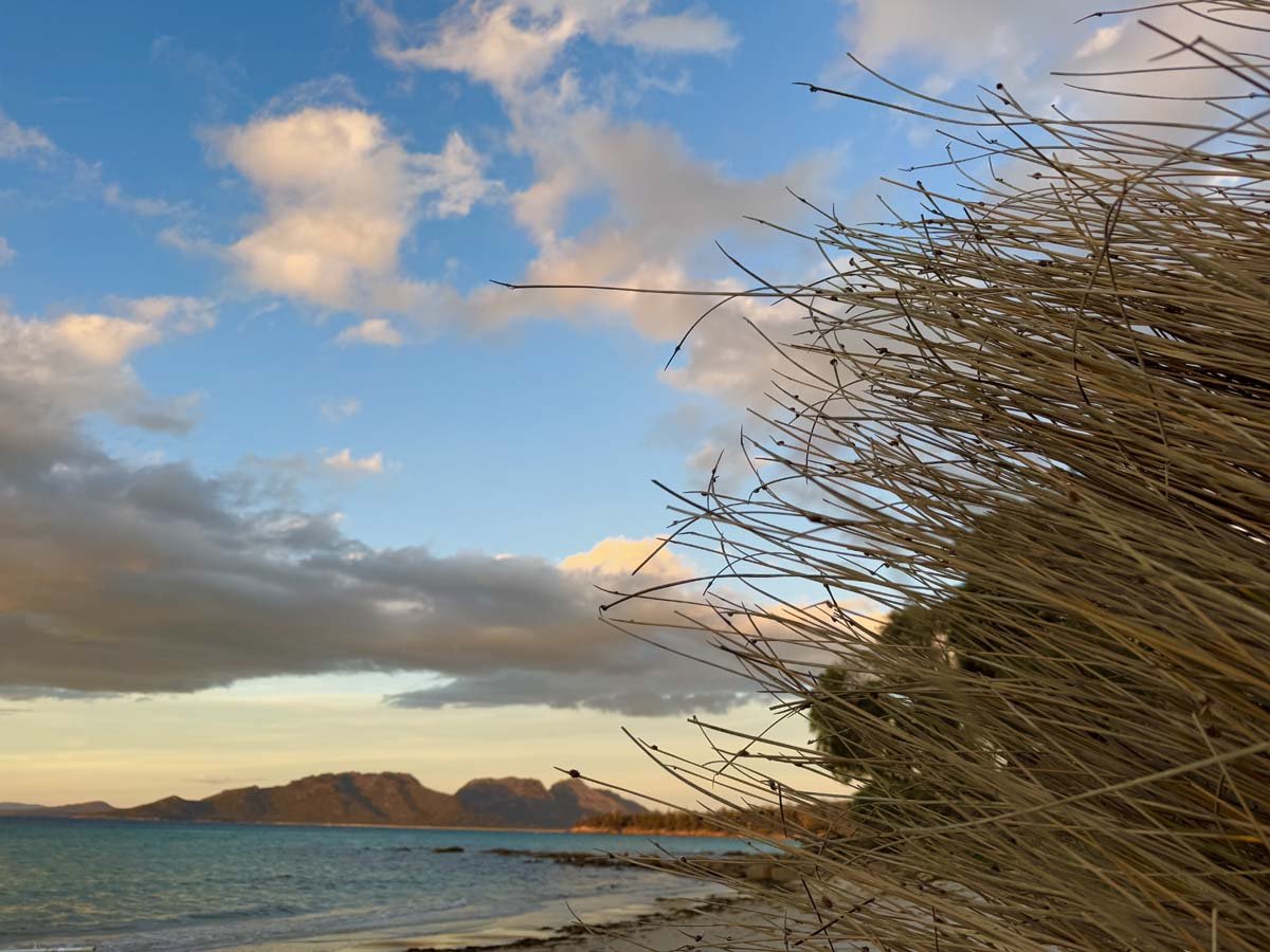 Freycinet peninsula circuit hike 51