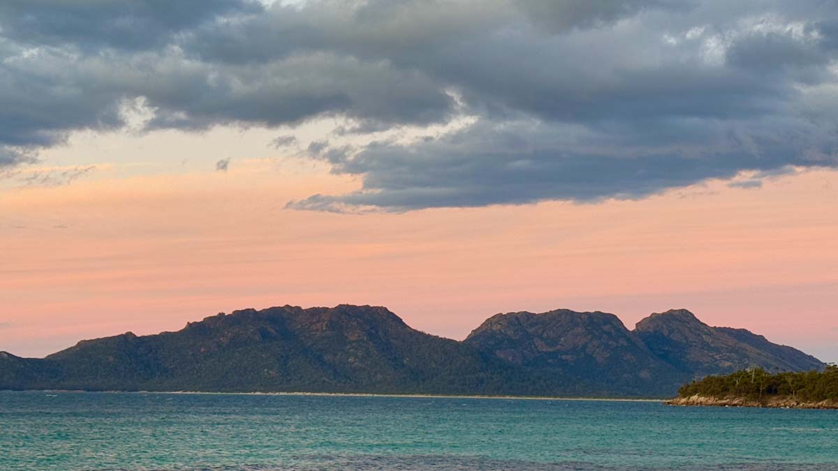 Freycinet peninsula circuit hike 60