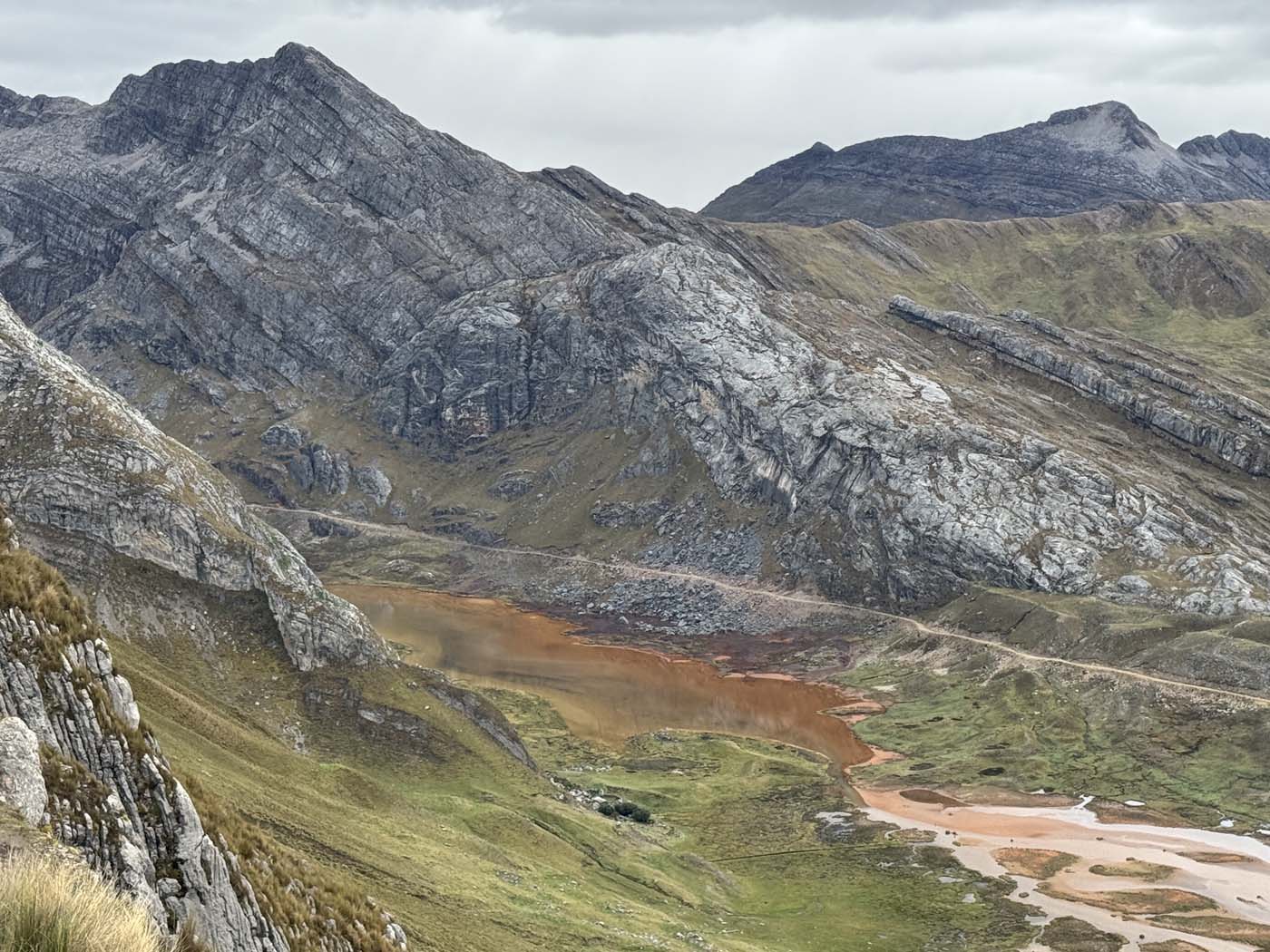 Huayhuash circuit in peru (1)