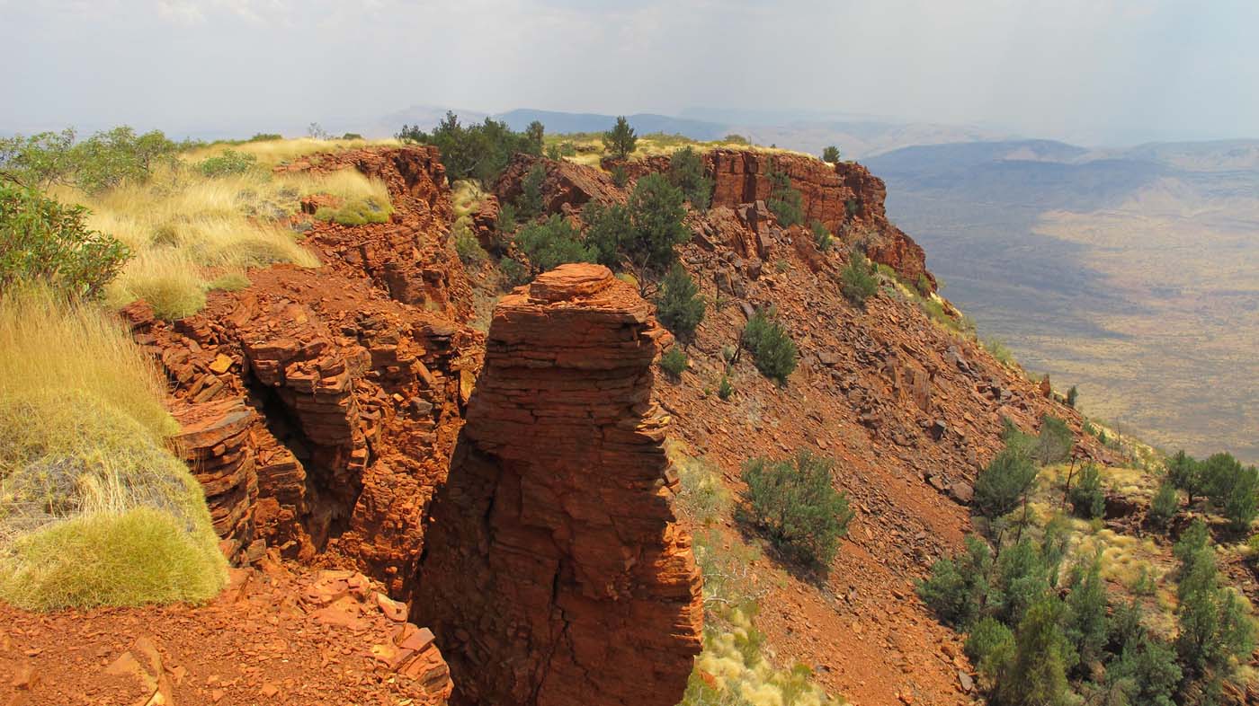 Mount bruce summit hike karijini (1)
