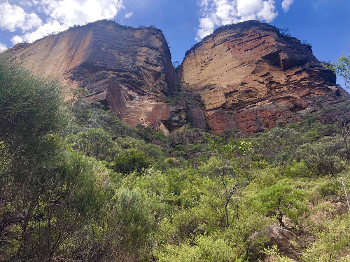 Mount solitary walking track circuit 16