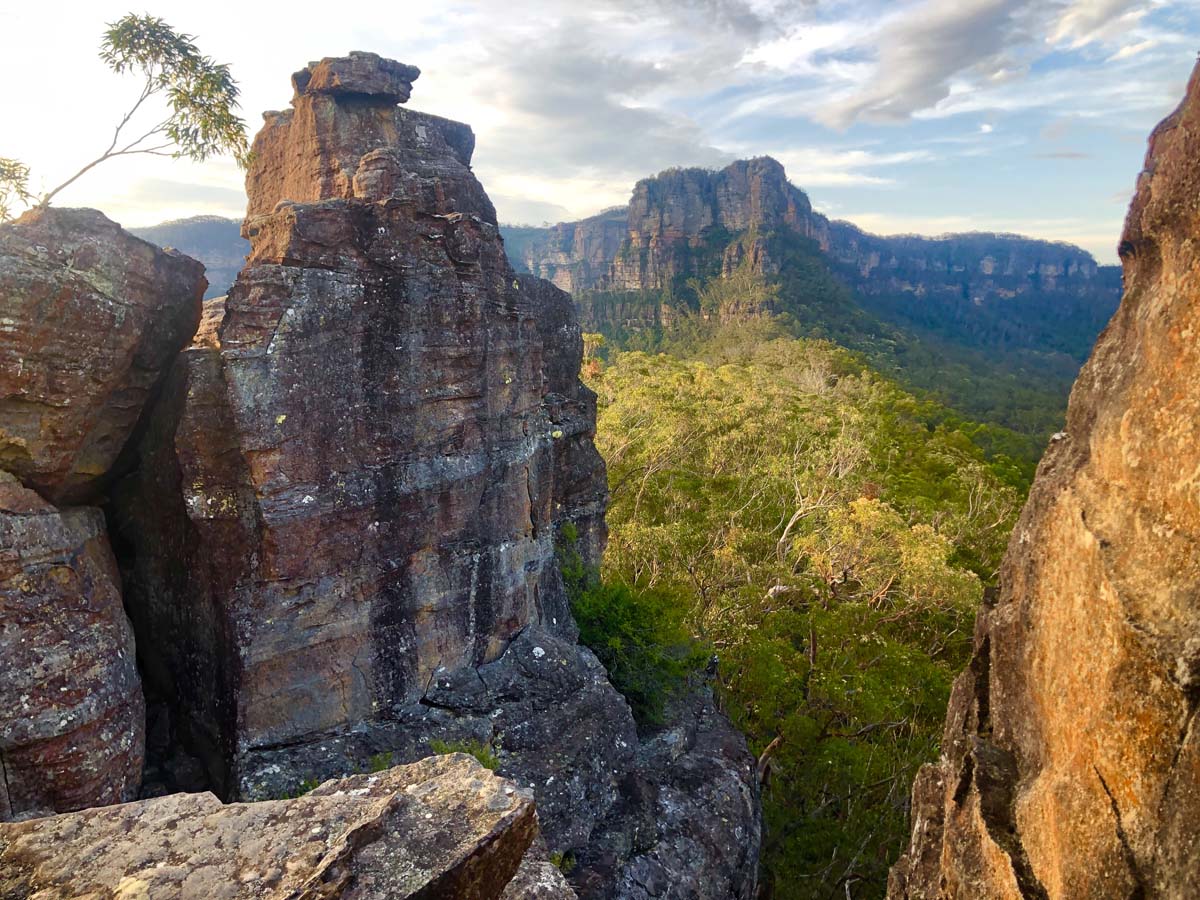Mount solitary walking track circuit 41