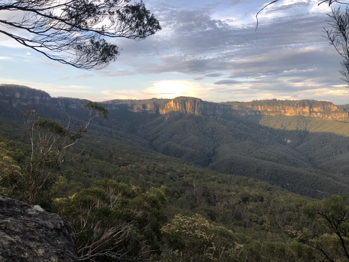 Mount solitary walking track circuit 44