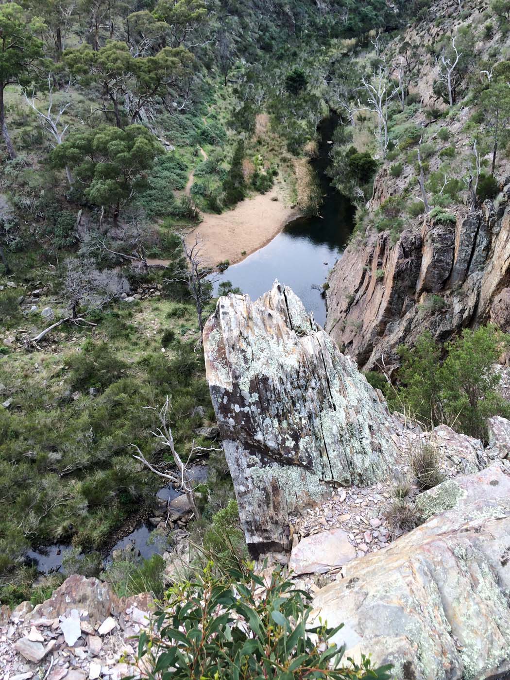 The bluff, pyramid rock & ironbark gorge hike (9)