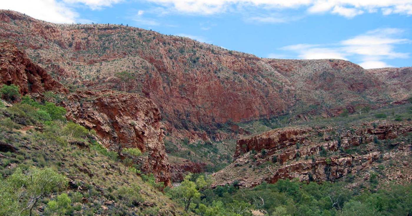Ormiston gorge to redbank gorge