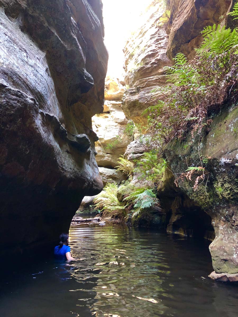 Walls cave track 16
