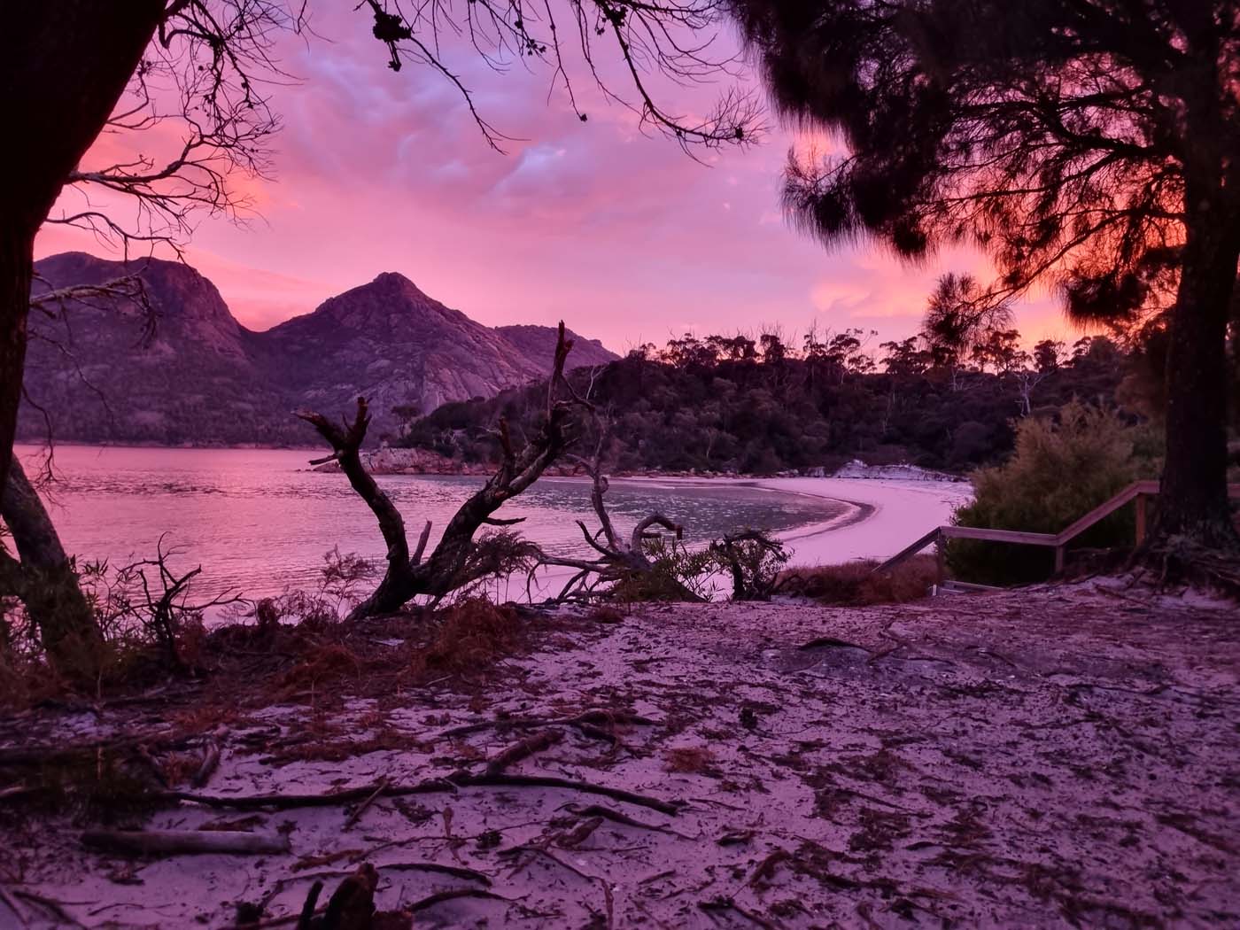 Wineglass bay hazards (17)