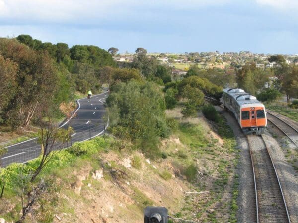 Hikes Coast to vines rail trail 600x450