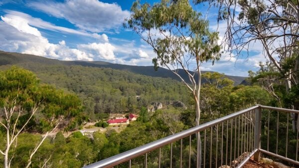 Bluff Lookout Walk (2km) Bluff lookout walk (2km)