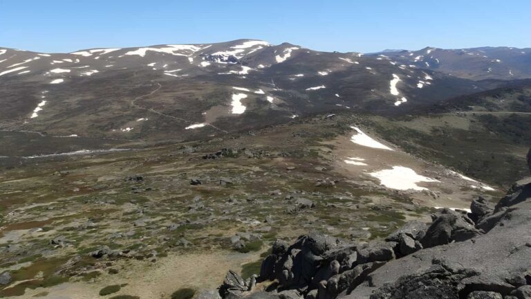 Charlotte Pass Village & Mt Stilwell Loop Walk (4.2km) Charlotte pass village & mt stilwell loop walk (4. 2km)