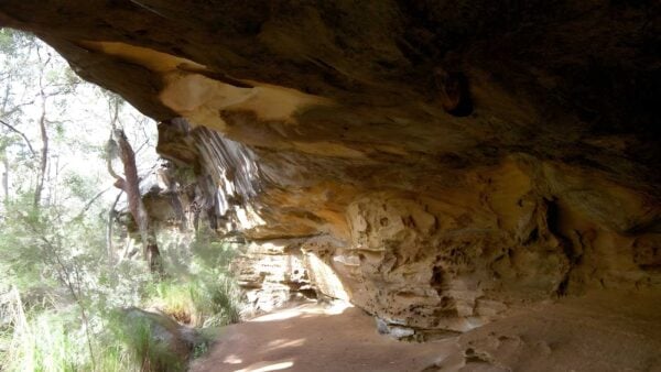Pindar Cave Hike (11.5km) Pindar cave hike (11. 5km)