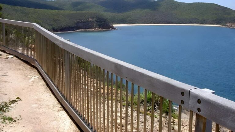 Maitland bay information centre to putty beach walk (4. 5km)