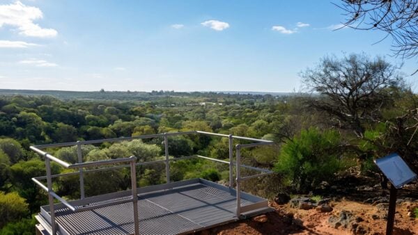 Mullewa bushland trail walk (2. 4km)