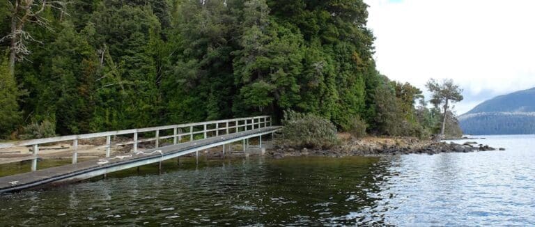 Echo point track trail hiking australia 768x326