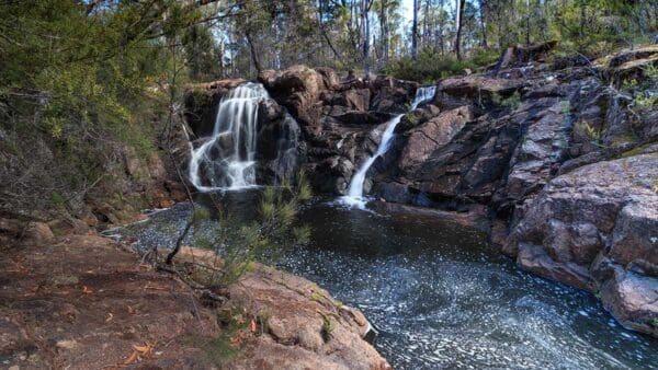 Ferntree Falls Walk (200 m) Ironbark falls 600x338