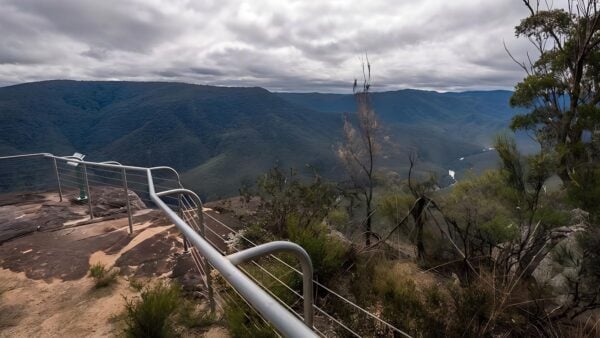 Tommys rock lookout & walking track (8km)