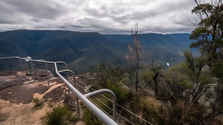 Tommys Rock Lookout & Walking Track (8km) Tommys rock lookout & walking track (8km)