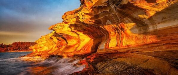 Fossil Cliffs Walk (4.5km) Painted cliffs trail hiking australia 600x254