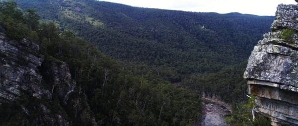 Sensation Gorge Falls Walk (500 m) Alum cliffs lookout trail hiking australia 600x254