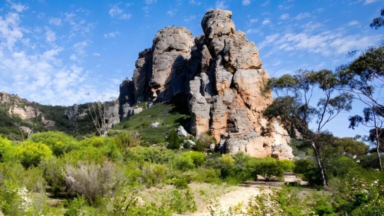 Mount Arapiles Circuit Hike (6.6km) Mount arapiles circuit hike (6. 6km)