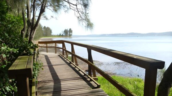 The Foreshore Walk (2.9km) The foreshore walk (2. 9km)