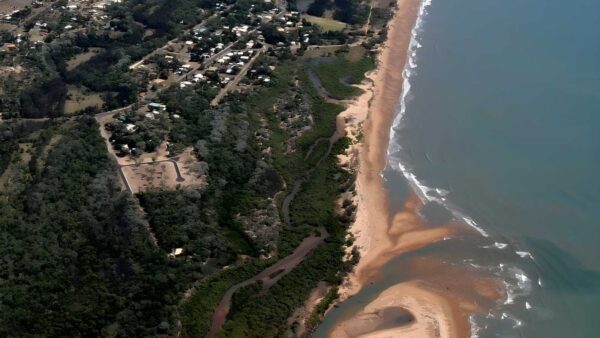 Coral coast pathways: moore park beach section walk (4km)