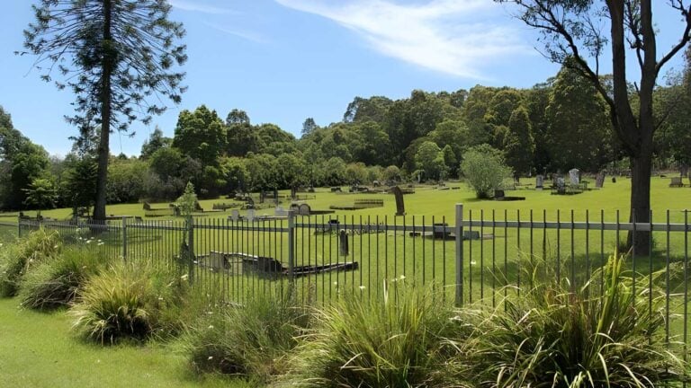 Minmi cemetery walk (1km)