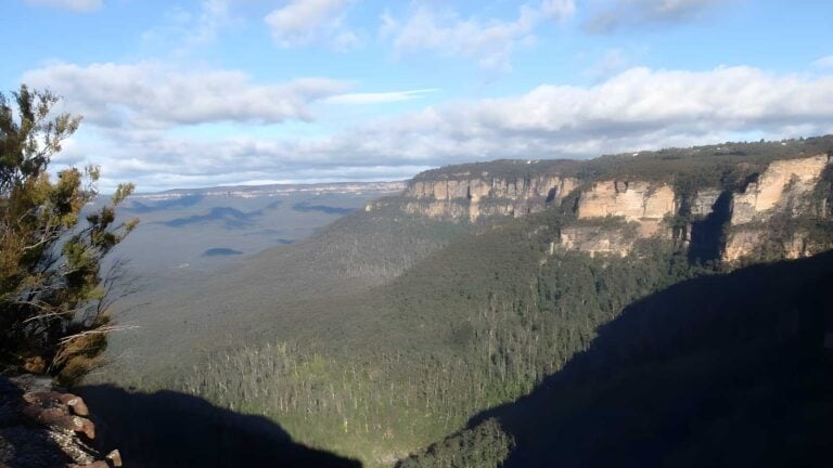 Charles darwin, national pass & nature track walk (8. 6km)