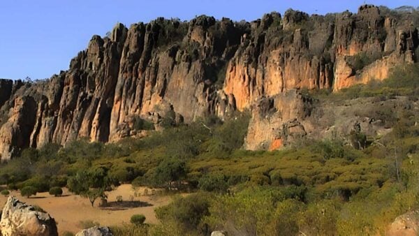 Mount Arapiles Gully Tracks Walk (4km) Mount arapiles gully tracks walk (4km)