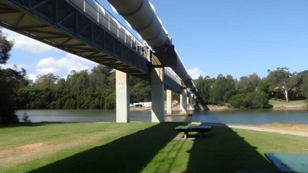 Davies Reserve to the Pipe Bridge Picnic Area Walk (600m) Davies reserve to the pipe bridge picnic area walk (600m)
