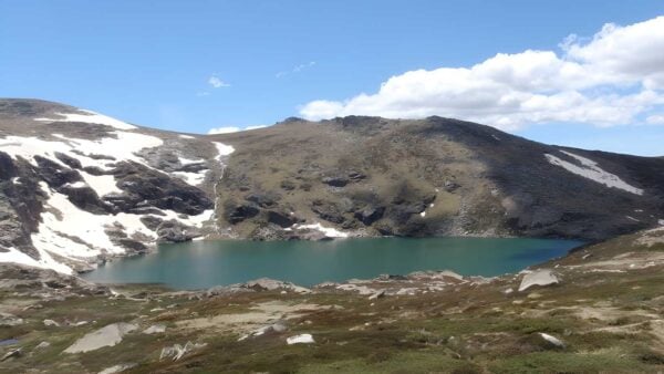 Main Range Track: Charlotte Pass to Blue Lake Hike (9.3km) Main range track: charlotte pass to blue lake hike (9. 3km)