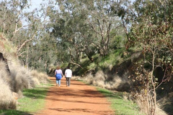 Railway reserves heritage trail 600x400