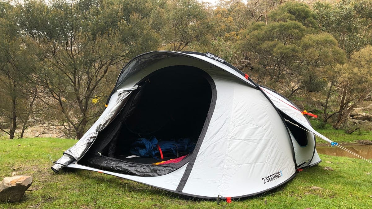 Quechua 2 seconds pop-up tent review Quechua 2 second pop up camping tent trail hiking australia