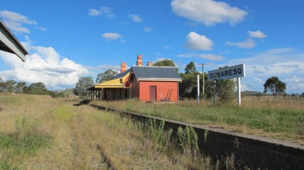 McDirtys Walking Track (6km) New england rail trail 600x337