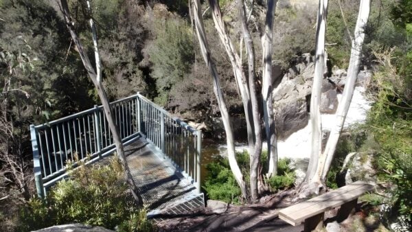 Thredbo to cascades lookout walk (4. 7km)