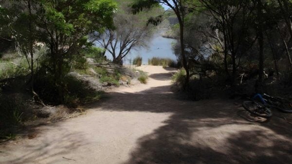 Hobart beach camping area to bournda lagoon walk (5km)