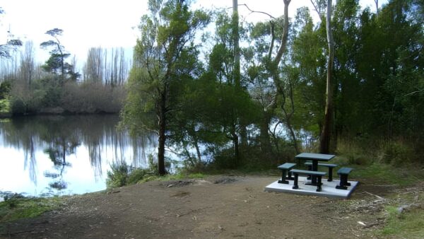 Fishermans walk (300m)