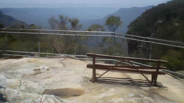 Solitary restaurant to jamieson lookout walk (300m)