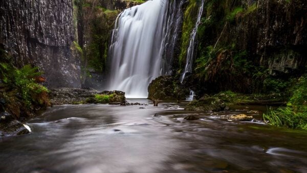 Guide Falls Walk (100 m) Guide falls walk (100 m)