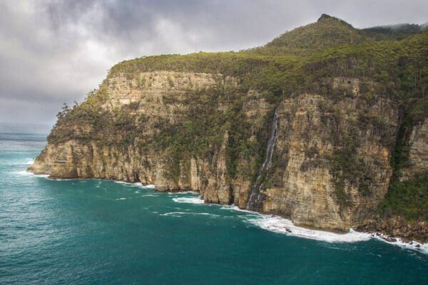 Hikes Waterfall bay 600x400