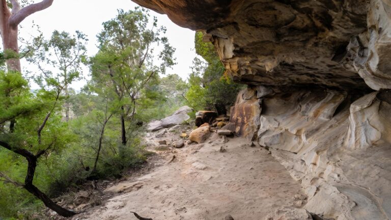 Attic Cave Walk (2km) Attic cave walk (2km)