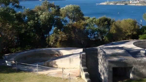 Clifton Gardens to Georges Heights Walk (1.7km) Clifton gardens to georges heights walk (1. 7km)