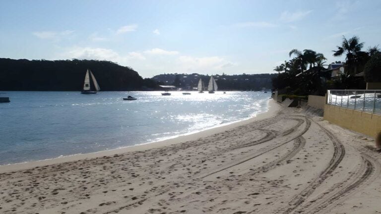 Manly to Seaforth Oval Hike (13.7km) Manly to seaforth oval hike (13. 7km)
