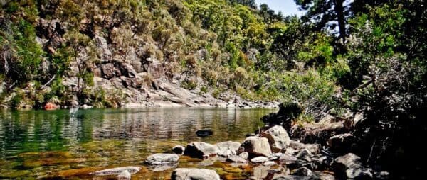 Meadstone Falls Hike (10.5km) Apsley river waterhole and gorge trail hiking australia 600x254