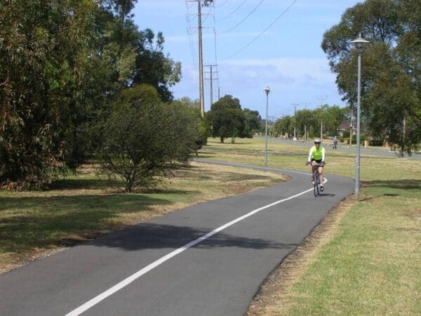 River Torrens Linear Trail (35km) Westside bike path 600x450
