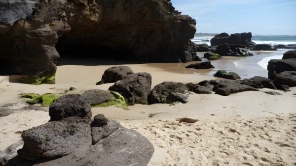 Caves Beach Caves Walk (900m) Caves beach caves walk (900m)