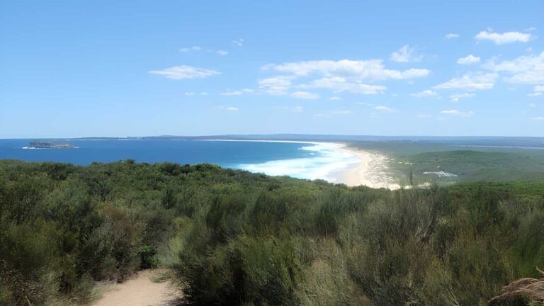 Munmorah Coast Track (3.3km) Munmorah coast track (3. 3km)